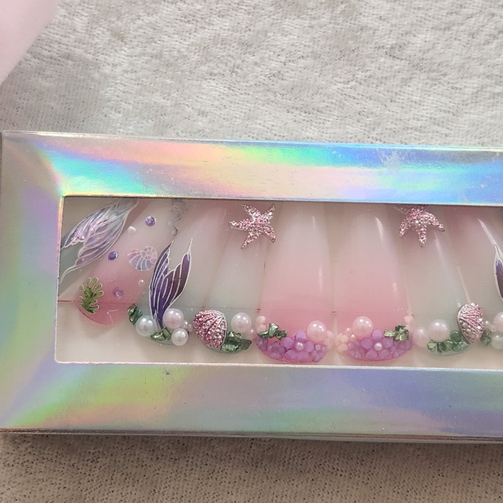 New 3D Press-on Nails - Picture 4 of 6